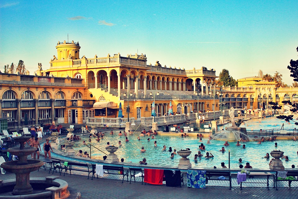Largest outdoor communal thermal pool in Budapest